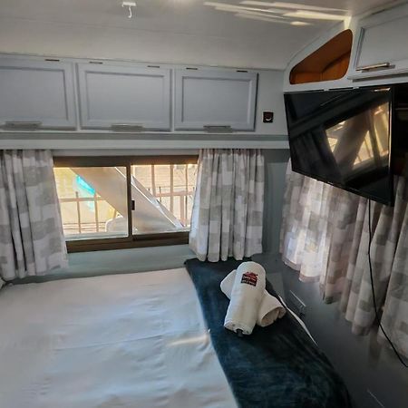Maggie May House Boat - Colchester - 5Km From Elephant Park Ngoại thất bức ảnh