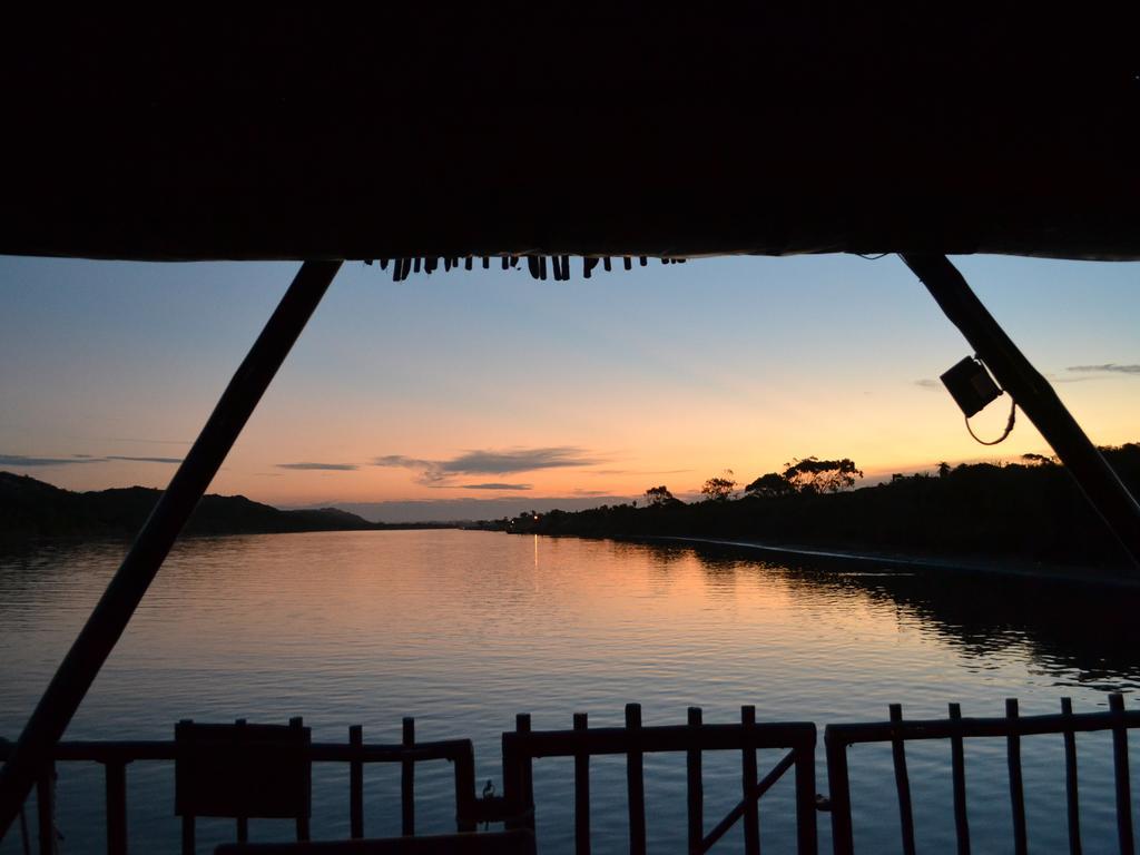 Maggie May House Boat - Colchester - 5Km From Elephant Park Ngoại thất bức ảnh