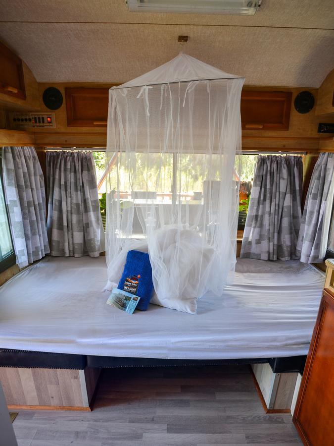 Maggie May House Boat - Colchester - 5Km From Elephant Park Ngoại thất bức ảnh