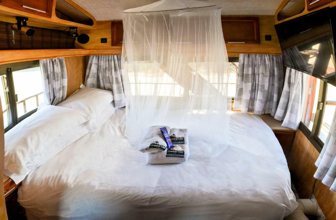 Maggie May House Boat - Colchester - 5Km From Elephant Park Ngoại thất bức ảnh